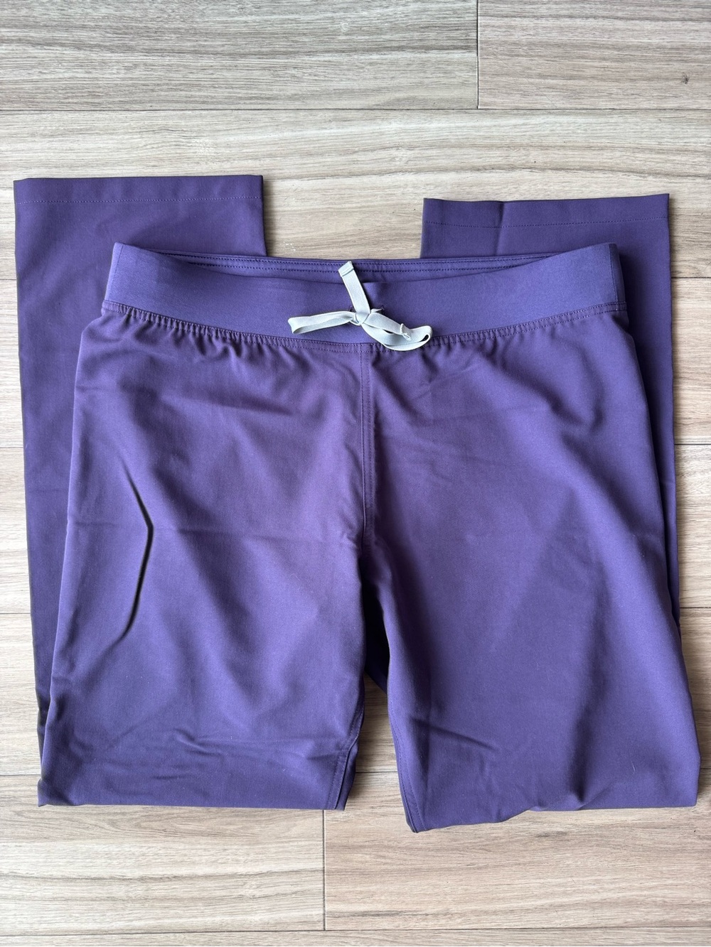 FIGS Women's Livingstone High-Rise Straight Scrub Pants Purple Size Large TALL - Picture 3 of 8